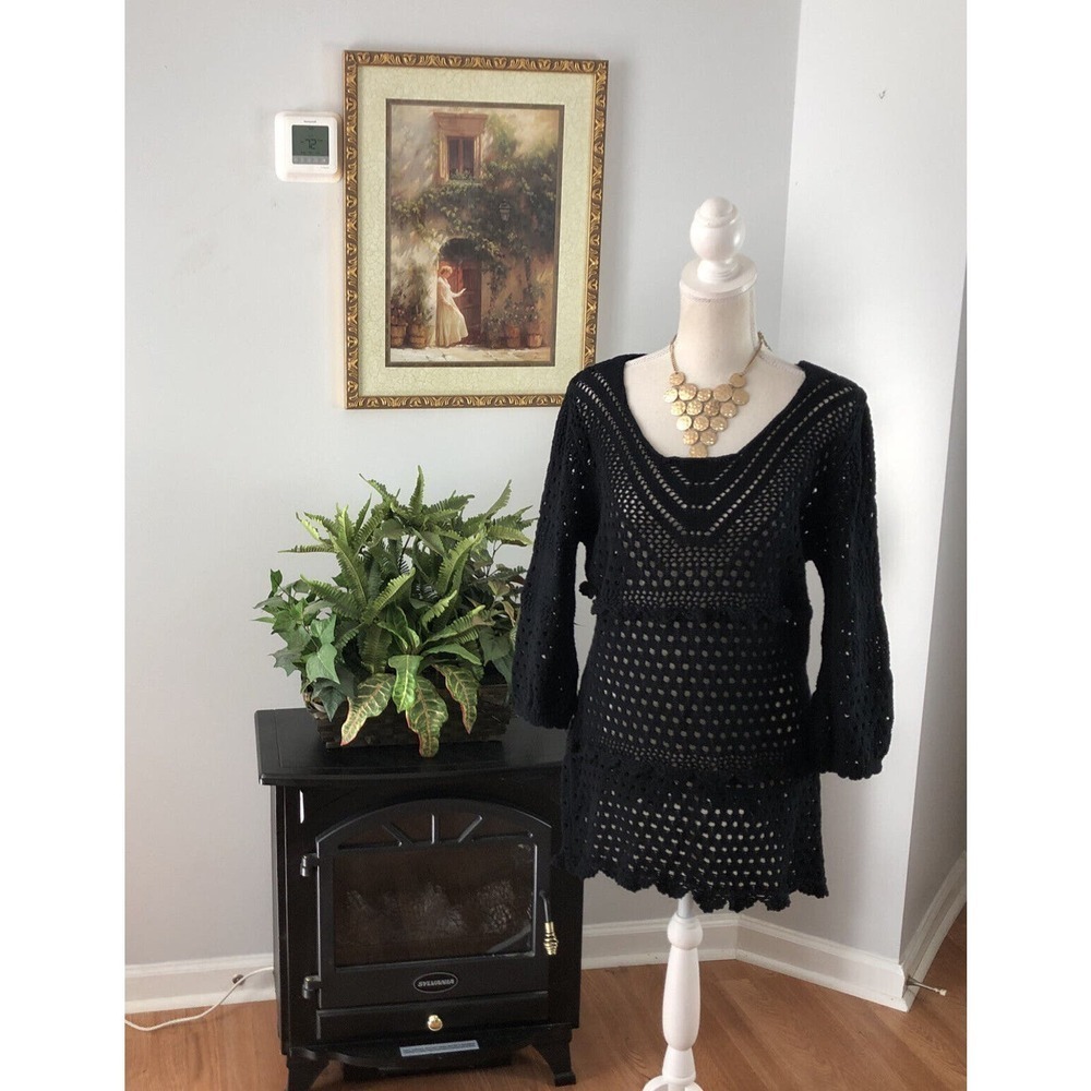 Le Moda Black Crochet Open Knit Tunic Sweater Women’s Scalloped Hem Long Sleeve